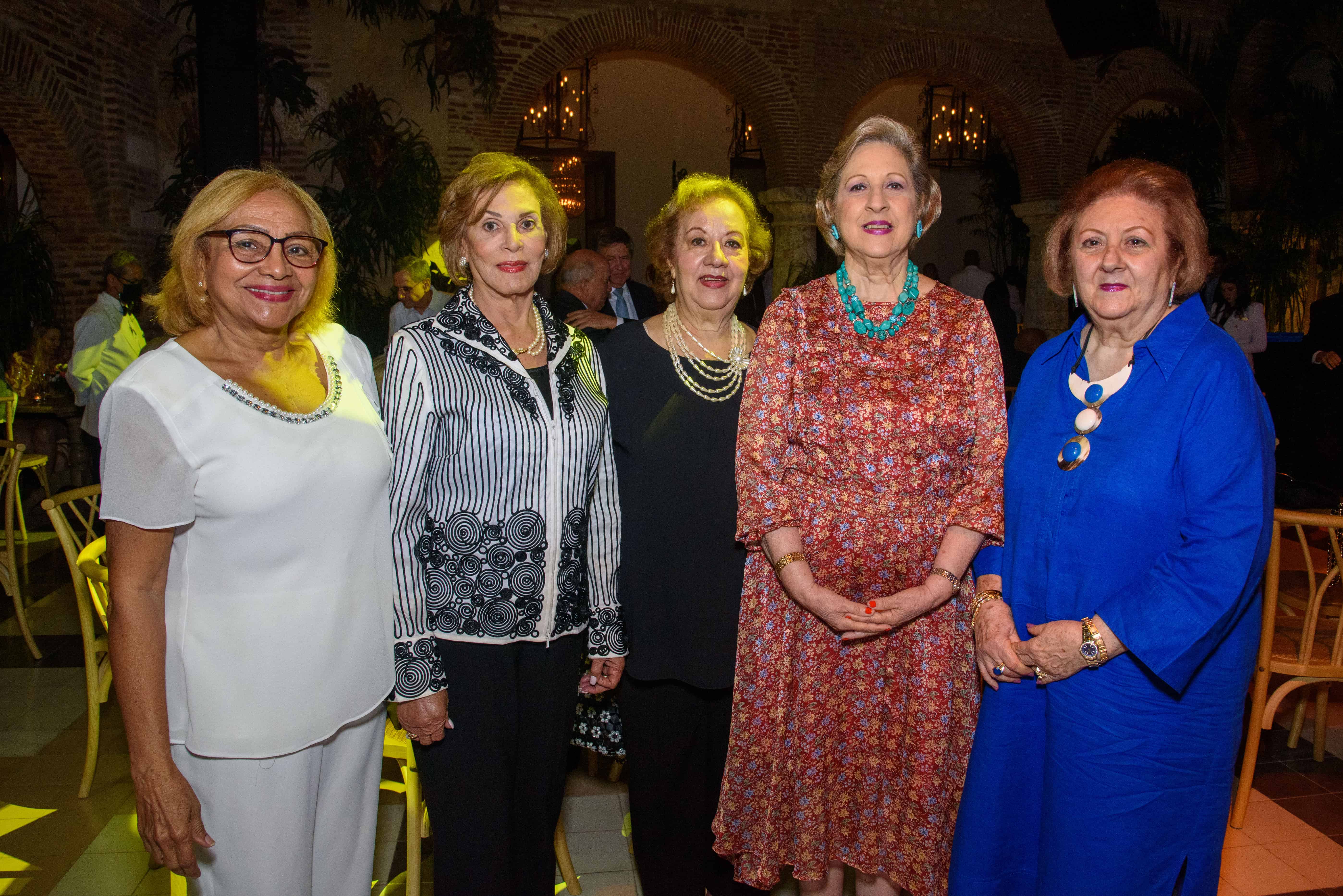 Rafaela Paniagua, Tamara de León, Mary Morros, Roxanna Dargam Azar y Matilde Dargam.