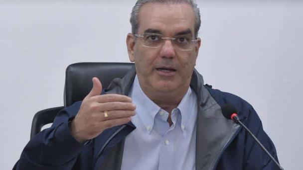 Ante inminente impacto de Fiona sobre el país, Abinader pide a la población mantener la precaución