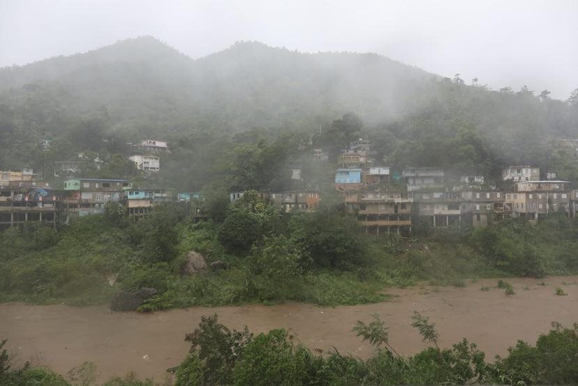 Muere un hombre arrastrado por un río en Puerto Rico tras el huracán Fiona