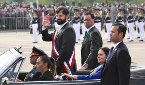 Presidente chileno Boric encabeza primera Parada Militar de su mandato