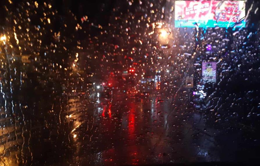 Ya se sienten las lluvias en el Gran Santo Domingo a causa del huracán Fiona