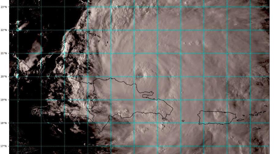 Fiona gana en fuerza y alcanza la categoría 2 cerca de la isla Gran Turco