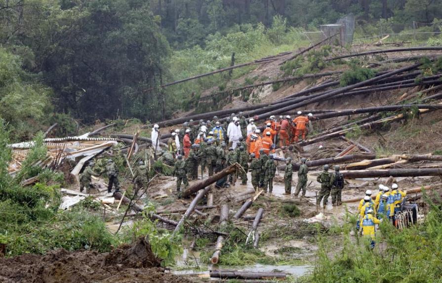 El tifón Nanmadol deja dos muertos y una docena de heridos en el sur de Japón