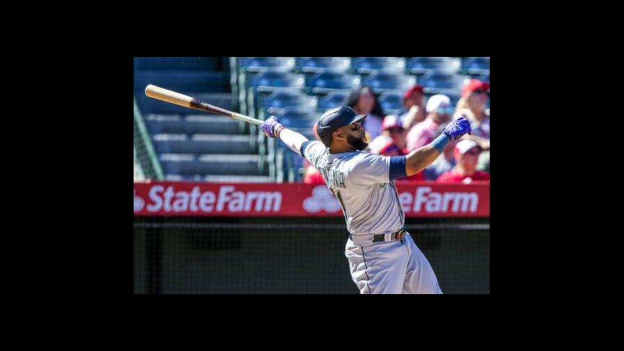 Video | Carlos Santana conecta grand slam en la victoria de los Marineros
