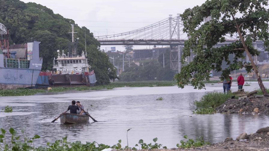 Fuertes vientos y relámpagos en el Gran Santo Domingo por secuelas de Fiona