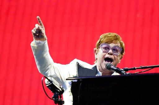 Cantante Elton John cantará en evento en la Casa Blanca