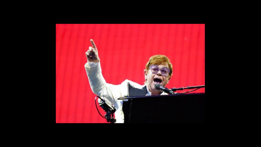 Cantante Elton John cantará en evento en la Casa Blanca