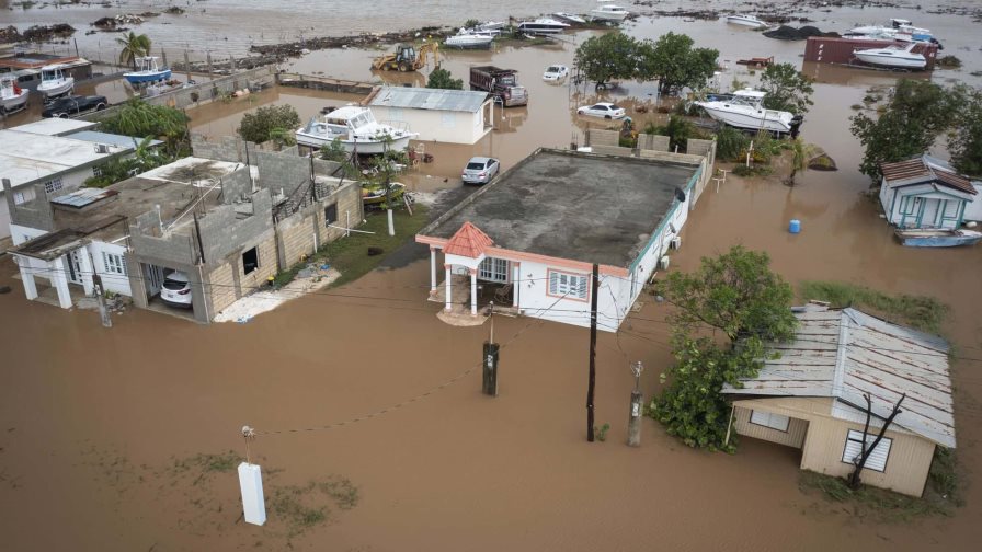 Puerto Rico pide a EEUU declarar “desastre mayor” los daños del huracán Fiona