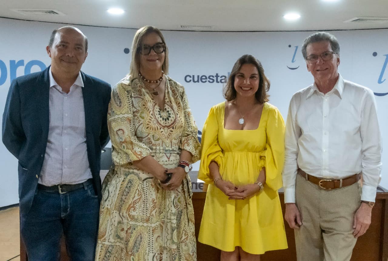 Gerardo Zavarce, Anitza Gutiérrez, Mary Frances Attias Antún y Alfredo Padrón.