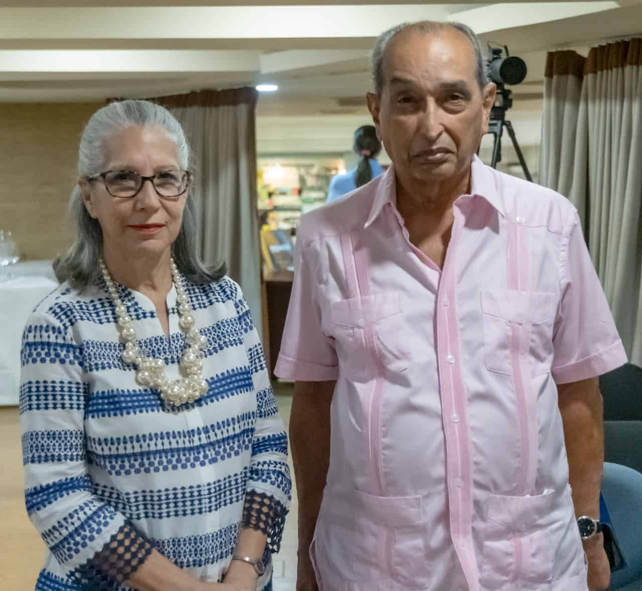 Luis Miura y Elsa de Miura.