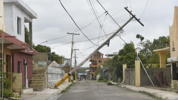 Abinader instruye a municipalistas a coordinar acciones en favor de afectados por huracán Fiona