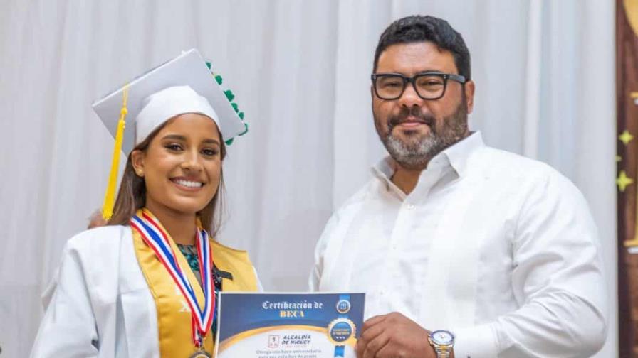 Joven falleció tras caerle un poste del tendido eléctrico en Higüey era una estudiante meritoria Joven falleció tras caerle un poste del tendido eléctrico en Higüey era una estudiante meritoria