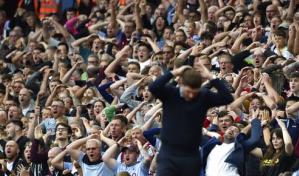 Liga Premier aprueba veto de un año por invasión de cancha