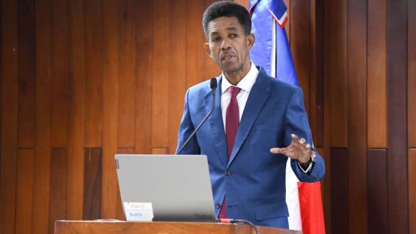 Director del Robert Reid: “Aunque estamos en zona de seguridad, ha habido un aceleramiento del dengue”