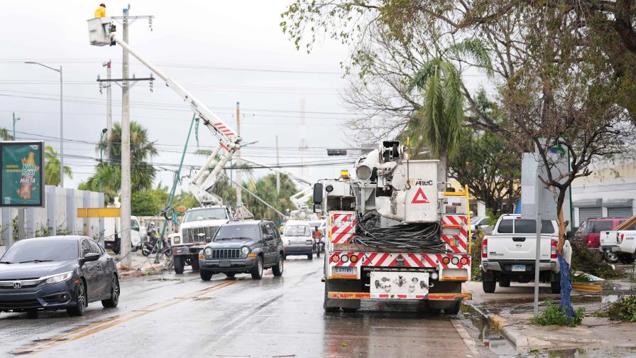 Más del 70 % de circuitos averiados por huracán Fiona en el este del país han sido restablecidos