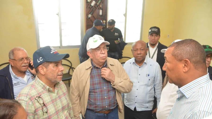 El administrador del Banco Agrícola visita productores afectados por Fiona El administrador del Banco Agrícola visita productores afectados por Fiona