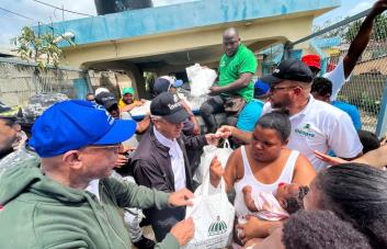 Inespre entrega alimentos en provincias afectadas por Fiona