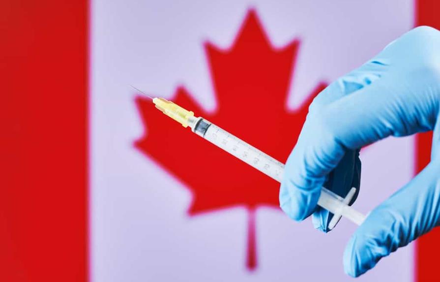 Canadá levantará requisito de vacuna a viajeros a fin de mes