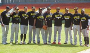 Águilas Cibaeñas abren prácticas con masiva asistencia