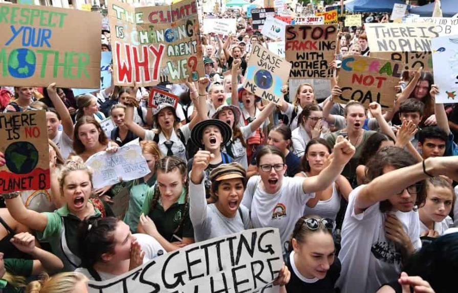Jóvenes víctimas de ansiedad climática piden acción ante Congreso de EEUU