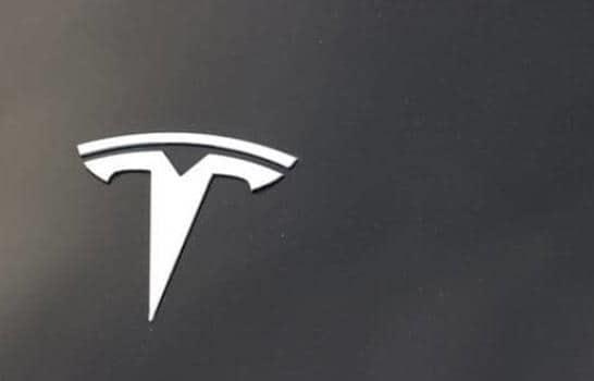 Ford y Tesla llaman a revisión miles de automóviles en Estados Unidos