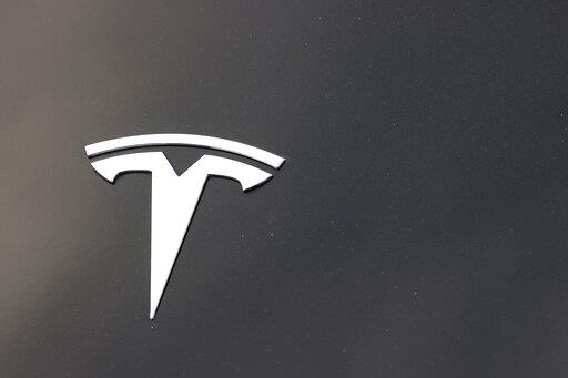 Falla en un millón de coches Tesla puede pellizcar los dedos de los ocupantes