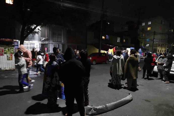 Temblor de magnitud 6.9 activa la alerta sísmica en México