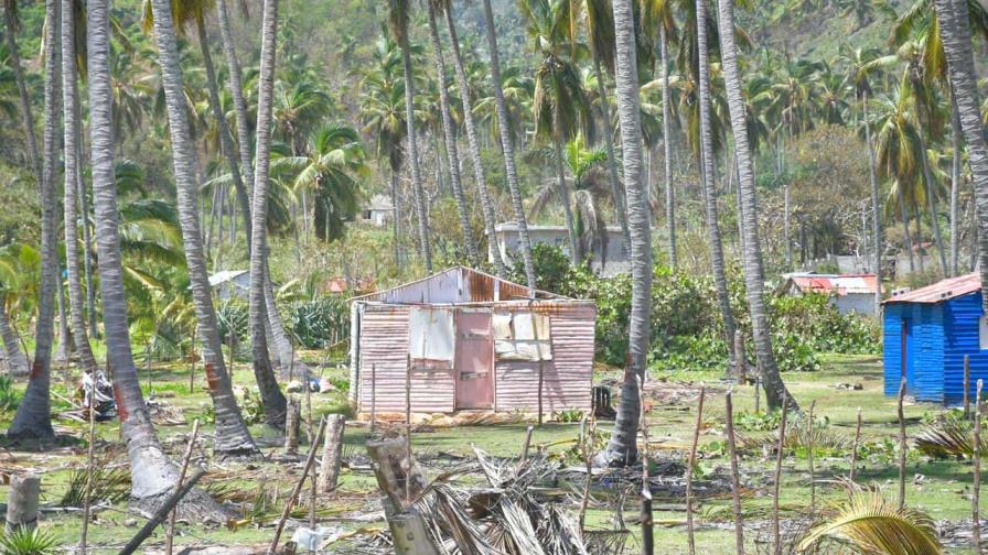 Gobierno iniciará hoy la reconstrucción de unas 400 viviendas en Las Galeras Gobierno iniciará hoy la reconstrucción de unas 400 viviendas en Las Galeras