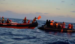 Suben a 34 los migrantes muertos al hundirse su barco frente a costa siria