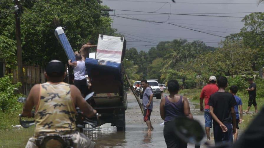 Lluvias dejan 6 muertos, inundaciones y centenares de albergados en Honduras Lluvias dejan 6 muertos, inundaciones y centenares de albergados en Honduras