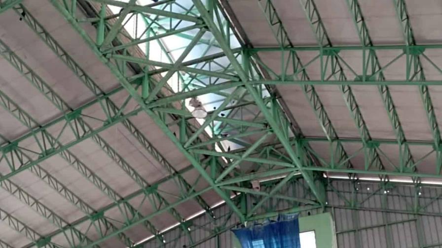 Viceministro técnico de Deportes supervisa instalaciones por paso tormenta Fiona