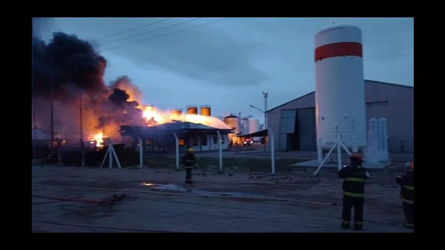 Tres muertos por explosión en una refinería en provincia argentina de Neuquén Tres muertos por explosión en una refinería en provincia argentina de Neuquén