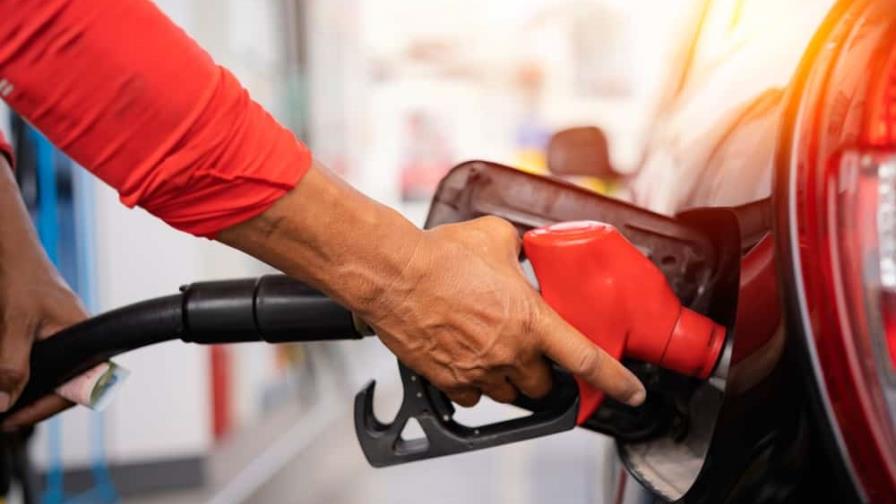 Gobierno baja RD$25 al avtur y mantiene invariable precios de los demás combustibles Gobierno baja RD$25 al avtur y mantiene invariable precios de los demás combustibles
