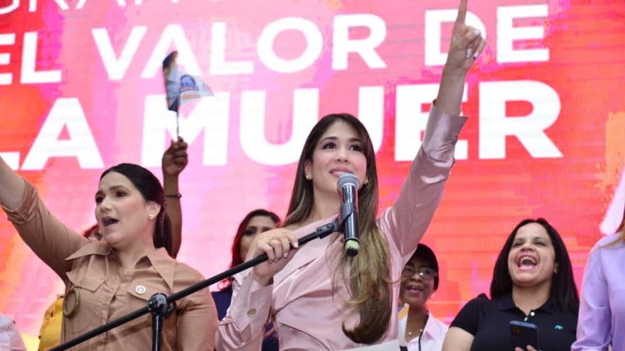 Nahiony Reyes, la comunicadora que busca ser primera dama de República Dominicana