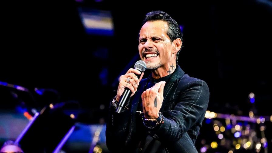 Marc Anthony pasa su cumpleaños con la modelo Nadia Ferreira