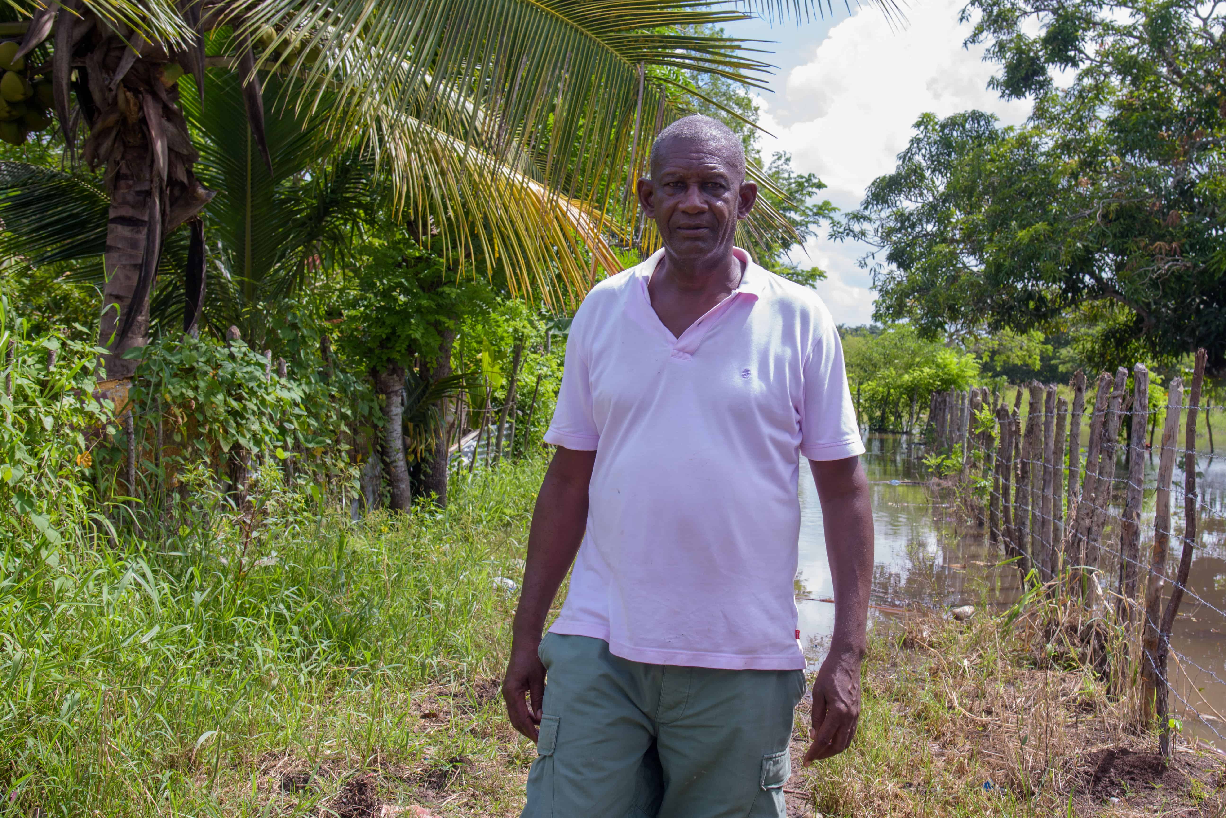 Silvestre Mañón, productor piscícola y presidente de la junta de vecinos.