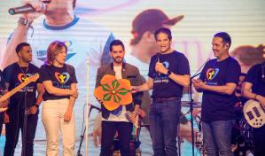 Quiéreme Como Soy celebra a ritmo de Manny Cruz