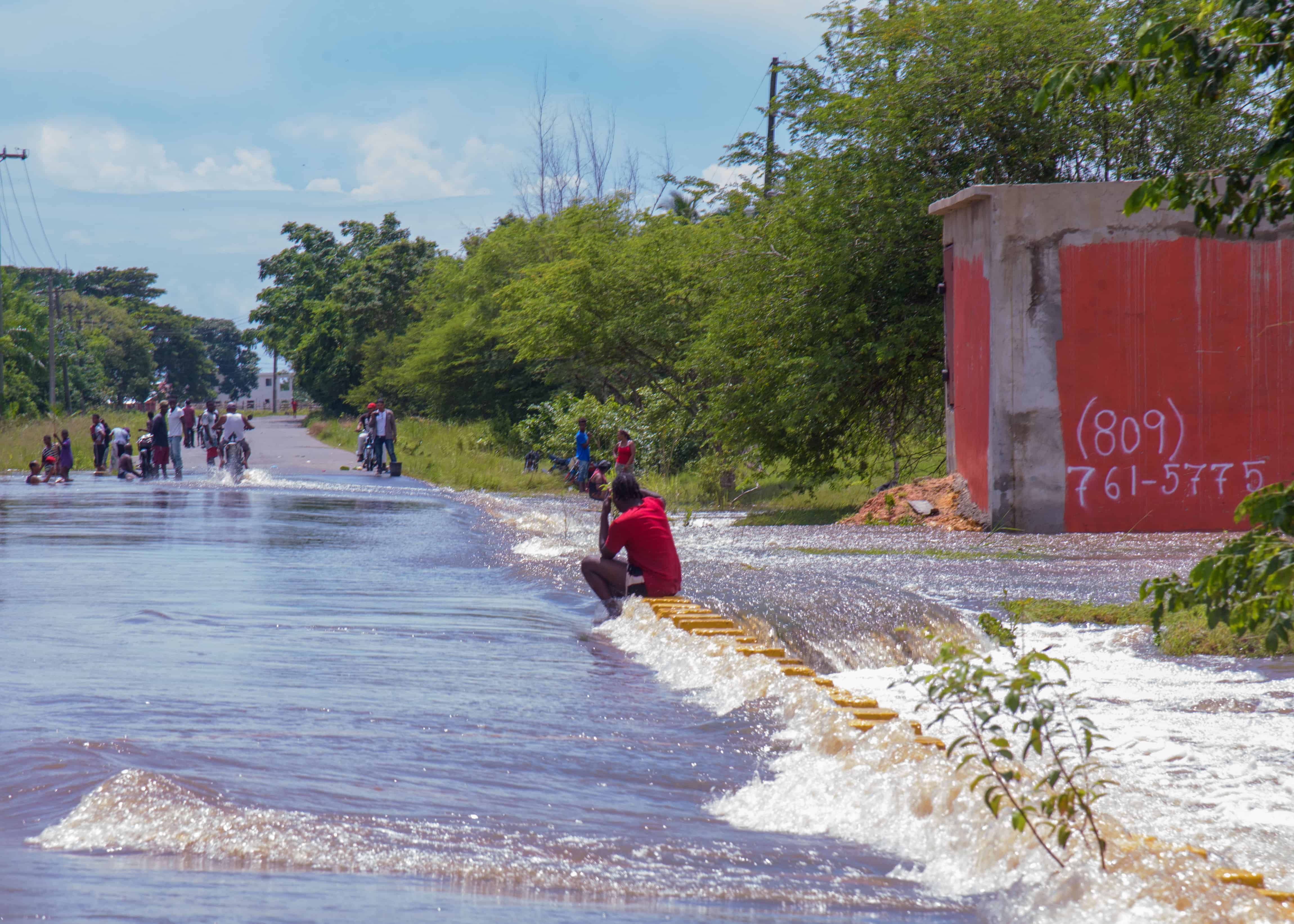 El puente o alcantarillado podría colapsar en cualquier momento 