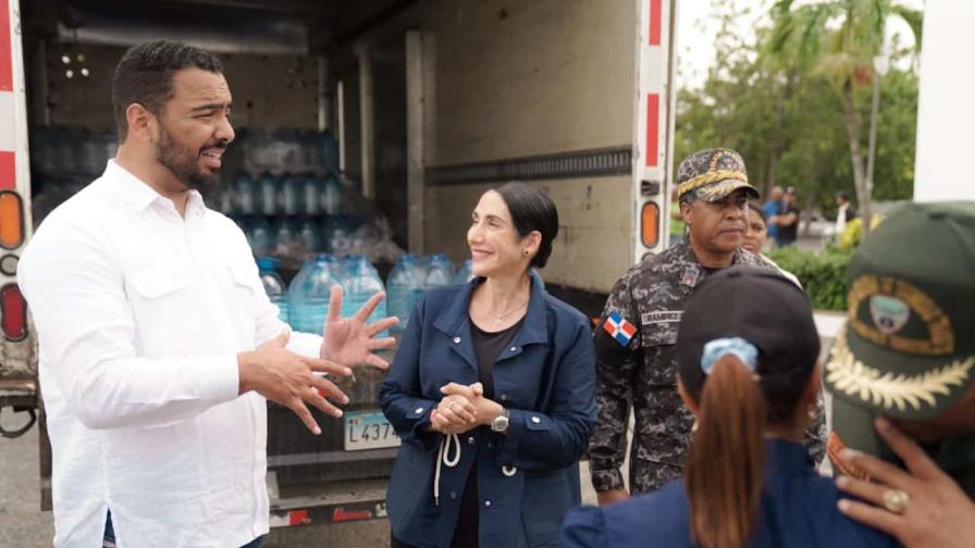 Primera dama entrega a iglesias y organizaciones las donaciones recibidas para afectados por Fiona Primera dama entrega a iglesias y organizaciones las donaciones recibidas para afectados por Fiona