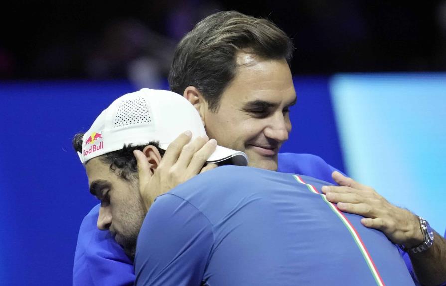 Federer aconseja a Berrettini en Copa Laver