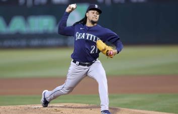 Luis Castillo firma extensión de cinco años con los Marineros