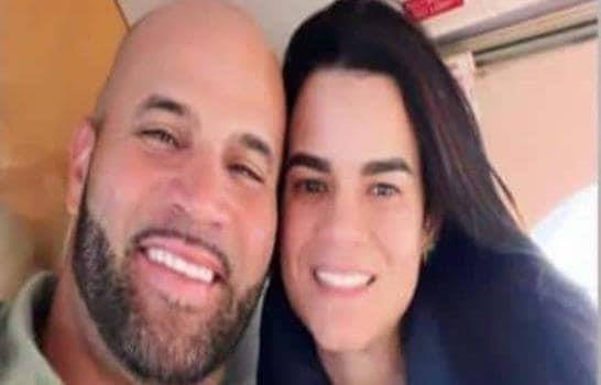Albert Pujols y la hija de Leonel Fernández se demuestran amor en redes sociales