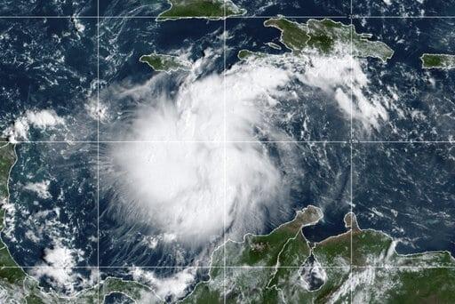 Florida vigila la tormenta tropical Ian y declara estado de emergencia