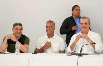 Abinader visita Hato Mayor para dar seguimiento a trabajos de recuperación por Fiona