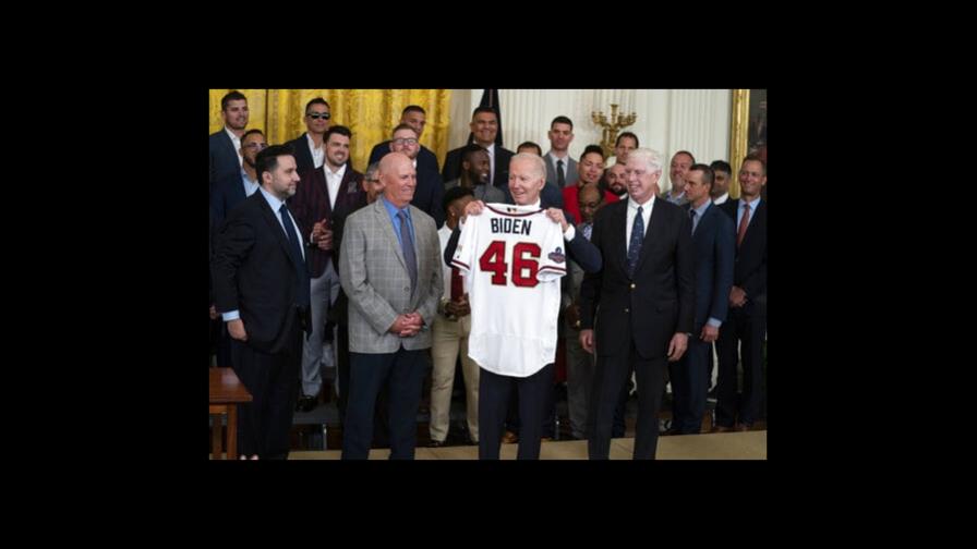 Biden elogia a los Bravos por su improbable campeonato Biden elogia a los Bravos por su improbable campeonato