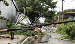 Cientos de miles de puertorriqueños seguirán sin luz esta semana tras Fiona