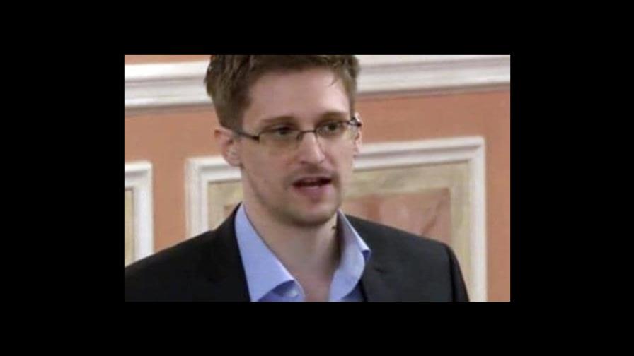 Putin otorga ciudadanía rusa al exagente estadounidense Edward Snowden Putin otorga ciudadanía rusa al exagente estadounidense Edward Snowden