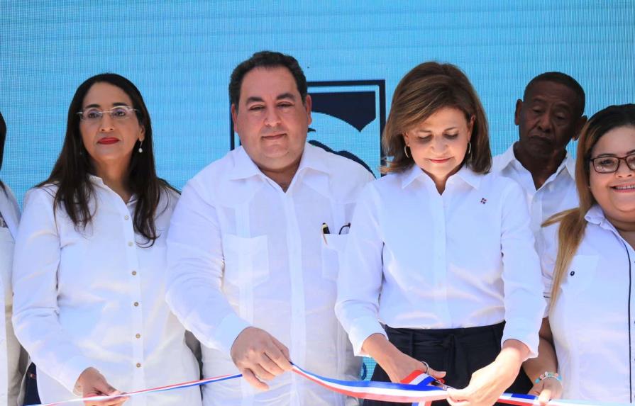 Entregan en Azua dos hospitales municipales remozados tras inversión de RD$87.7 millones