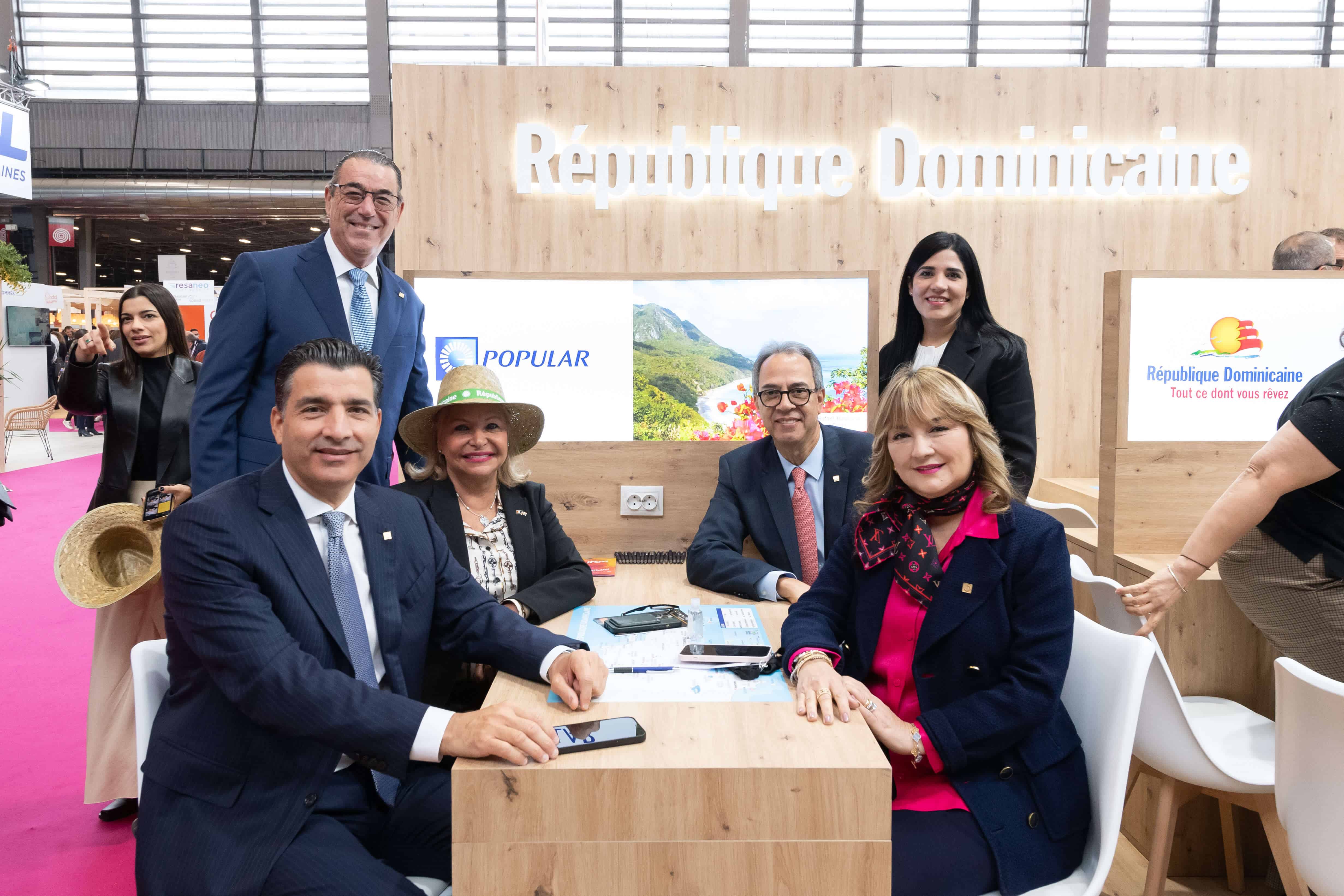 Christopher Paniagua, Antonia Antón de Hernández, Rosa Hernández de Grullón, José Mármol, Juan Manuel Martín de Oliva y Mariel Bera.