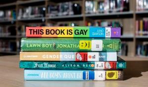 Libros prohibidos: la guerra cultural que se libra en los colegios de EE.UU.